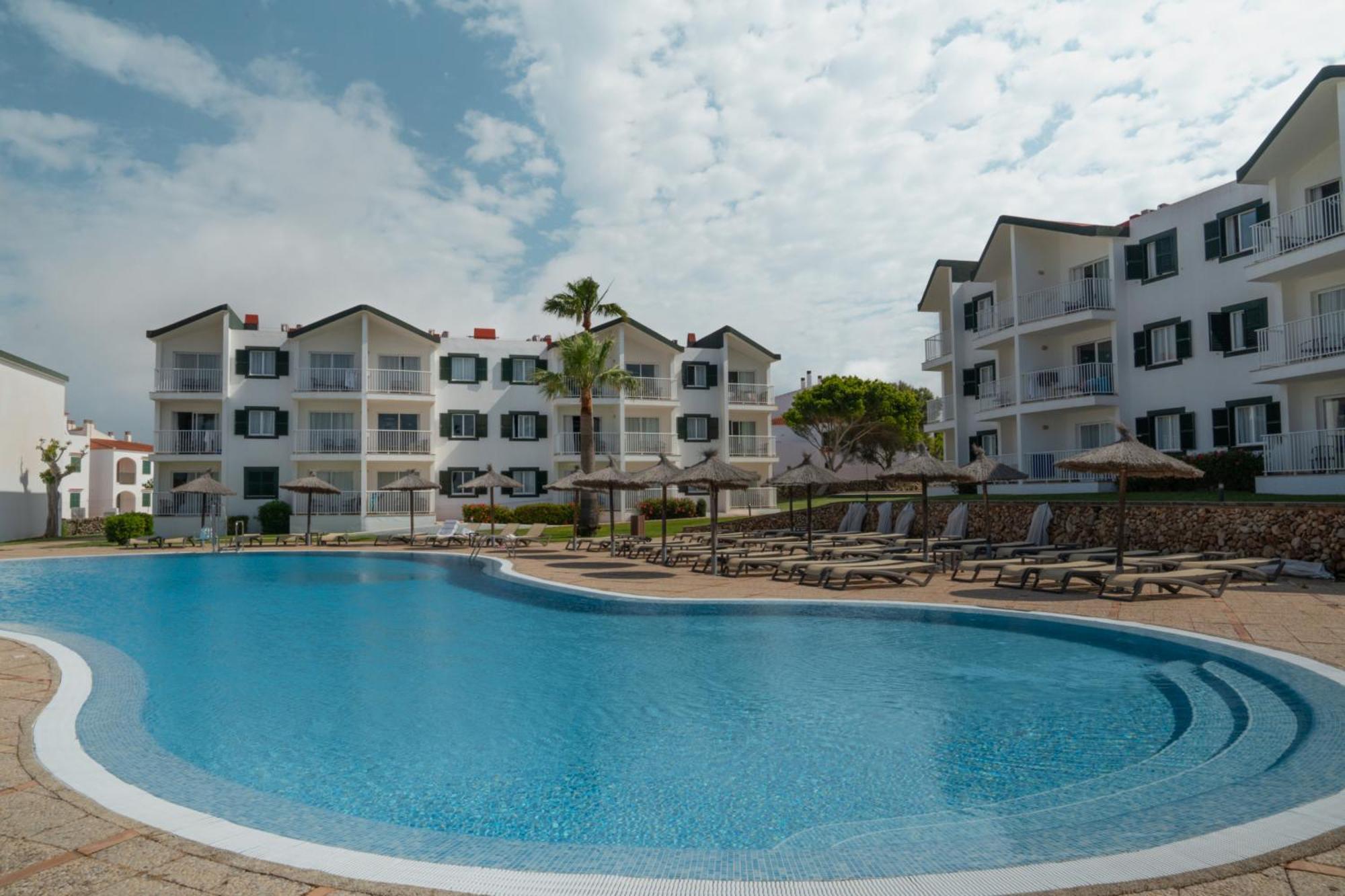Aparthotel Pierre & Menorca Cala Blanes
