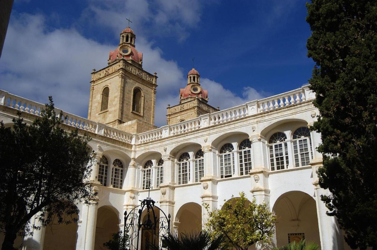 Pierre & Menorca Cala Blanes Appart hôtel 3*