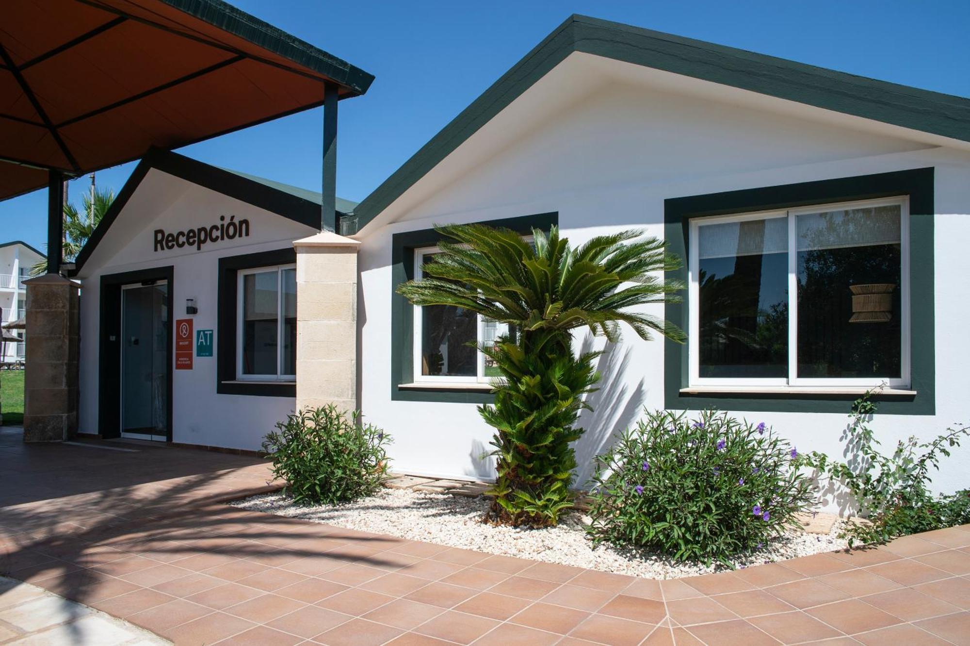 Pierre & Menorca Cala Blanes Appart hôtel 3*